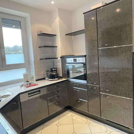 R111 Grosse Moderne Monteurwohnung Uebergangswohnung Apartman *