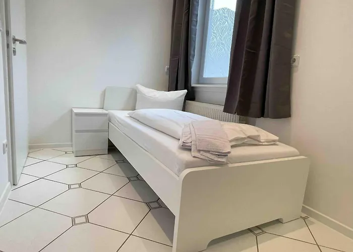 Apartman R111 Grosse Moderne Monteurwohnung Uebergangswohnung