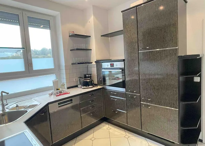 R111 Grosse Moderne Monteurwohnung Uebergangswohnung Apartman *