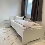 Daire R111 Grosse Moderne Monteurwohnung Uebergangswohnung