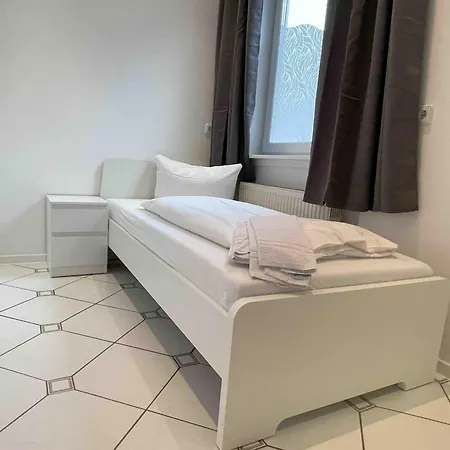 公寓 R111 Grosse Moderne Monteurwohnung Uebergangswohnung