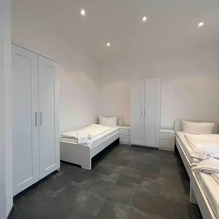 R111 Grosse Moderne Monteurwohnung Uebergangswohnung * 雷根斯堡