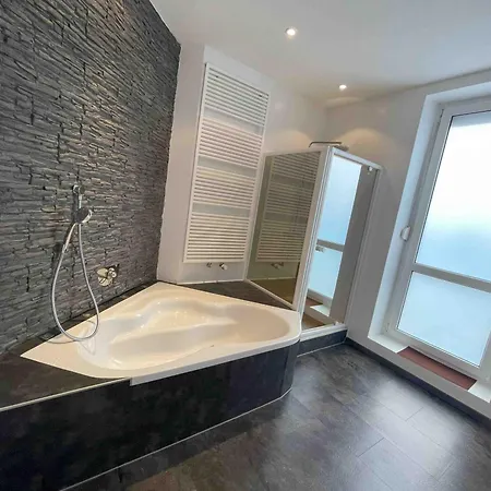公寓 R111 Grosse Moderne Monteurwohnung Uebergangswohnung