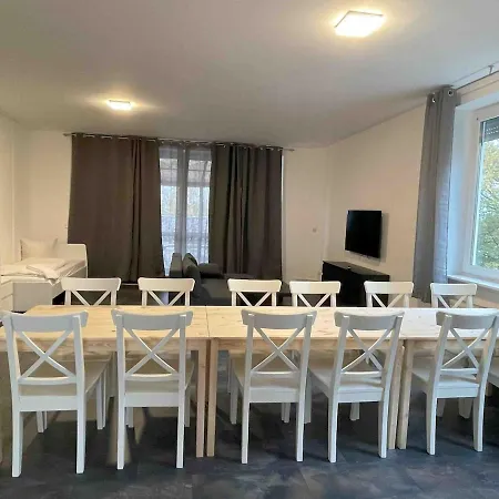 Lägenhet R111 Grosse Moderne Monteurwohnung Uebergangswohnung