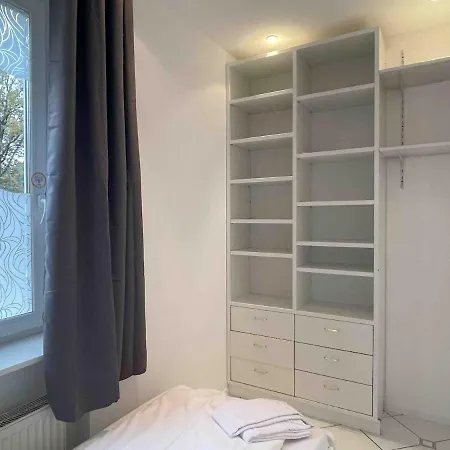 Lägenhet R111 Grosse Moderne Monteurwohnung Uebergangswohnung *