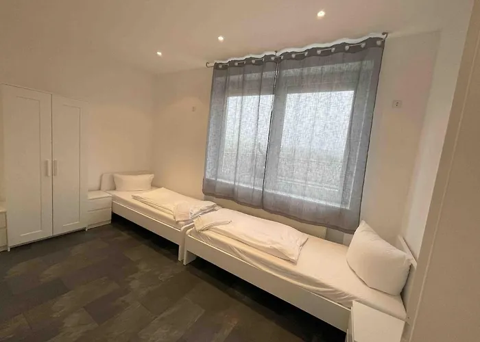 R111 Grosse Moderne Monteurwohnung Uebergangswohnung Regensburg