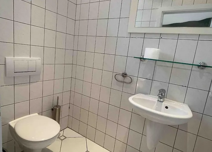 R111 Grosse Moderne Monteurwohnung Uebergangswohnung *